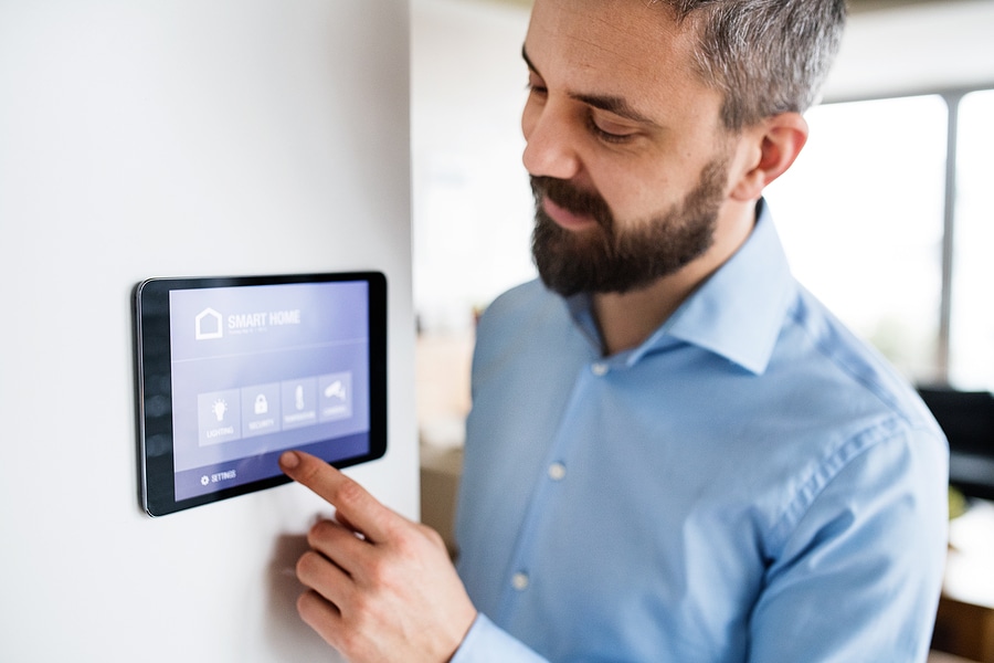 The Benefits of Upgrading to a Smart Thermostat Before Fall